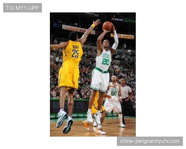 利拉德后撤步三分命中率提升 拉开队内得分差距