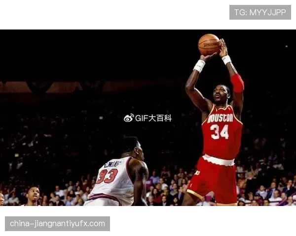 哈基姆·奥拉朱旺挡拆制造错位显著提升内线得分效率