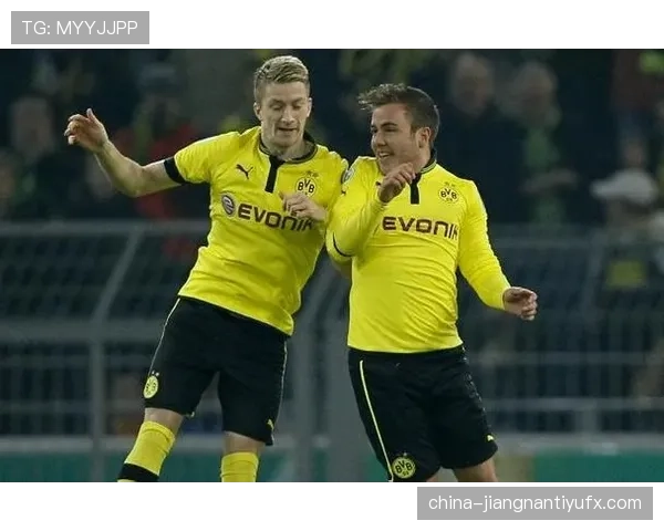 伊萨克与多特蒙德分道扬镳的关键：战术适配困境与出场稳定性不足