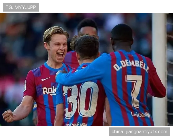 卡马文加vs弗朗基·德容 中场推进能力差距在哪