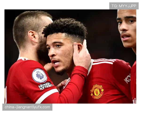 加纳乔在高位压迫中的边锋战术价值解析